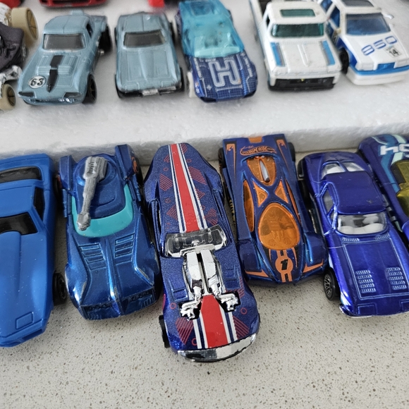 Hot Wheels Car Lot Vintage 1:64 Toy Diecast Plastic Collectible LIQUIDATION SALE - Picture 5 of 13